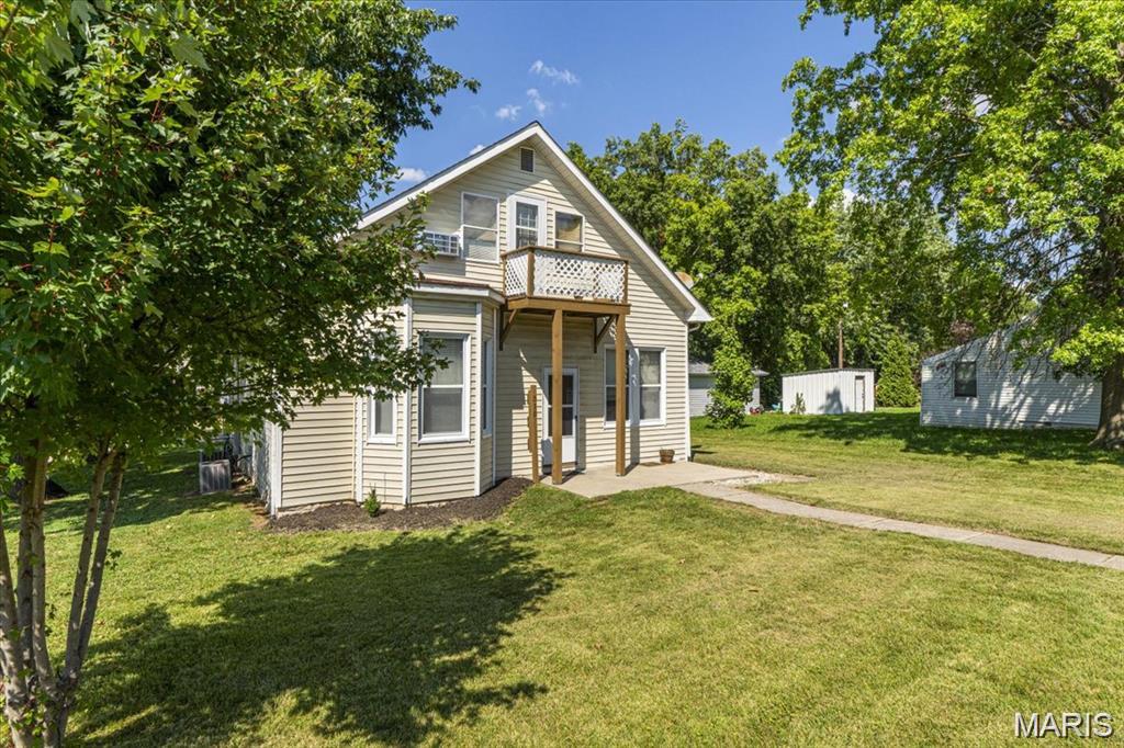 214 E Market Street, Columbia, IL, 62236-2224