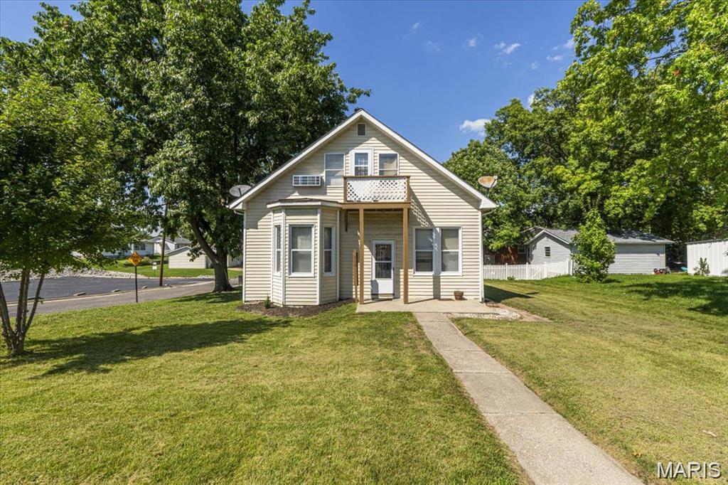 214 E Market Street, Columbia, IL, 62236-2224
