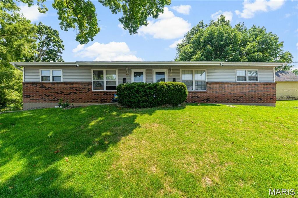214 E Market Street, Columbia, IL, 62236-2224
