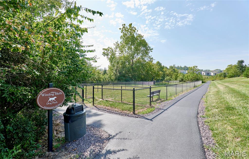 819 Cedar Bluff Way, Fenton, MO, 63026