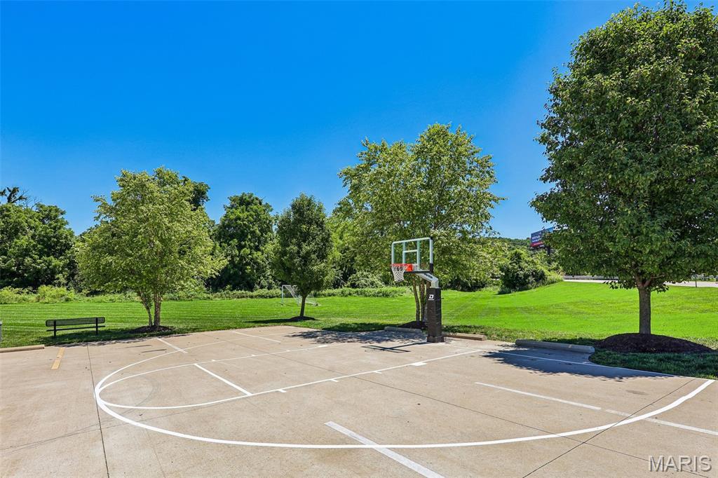 819 Cedar Bluff Way, Fenton, MO, 63026