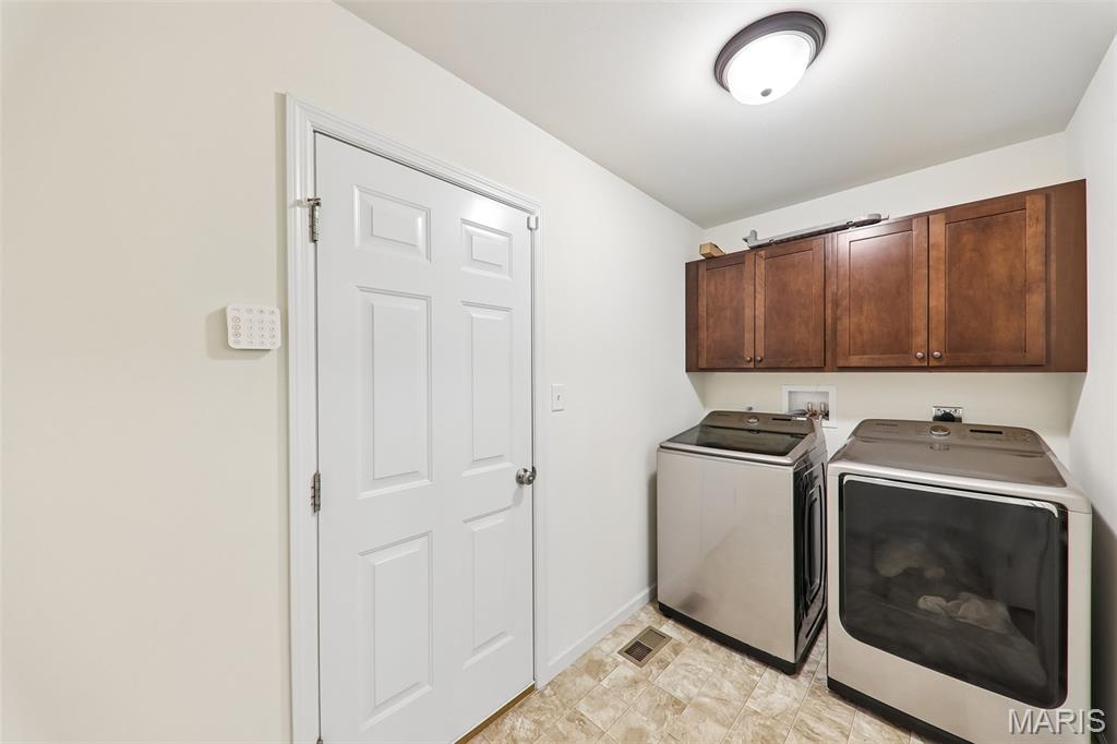 819 Cedar Bluff Way, Fenton, MO, 63026
