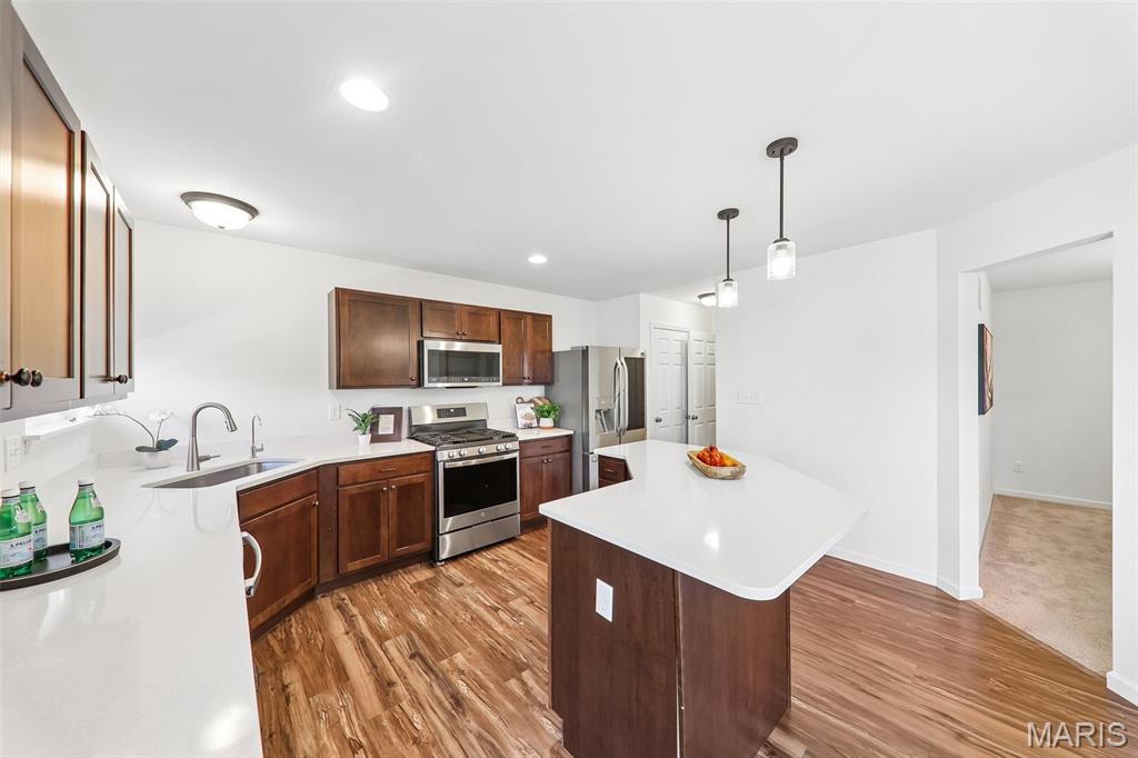 819 Cedar Bluff Way, Fenton, MO, 63026