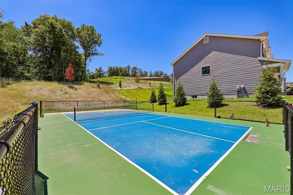 819 Cedar Bluff Way, Fenton, MO, 63026