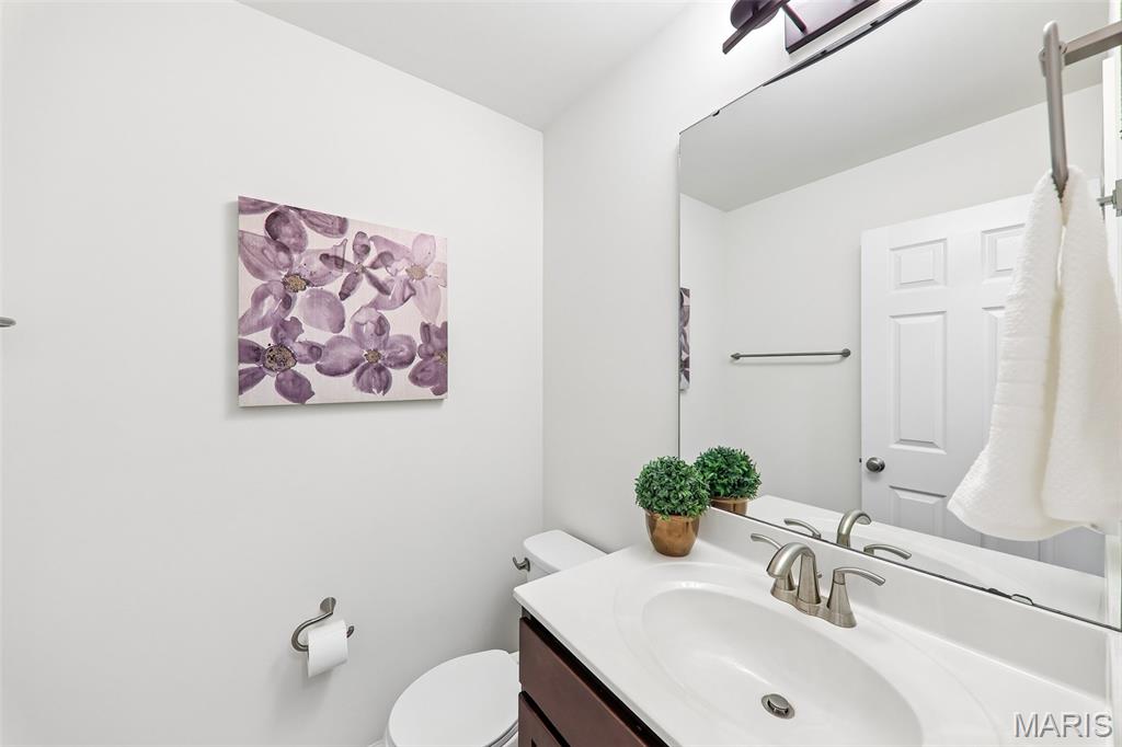 819 Cedar Bluff Way, Fenton, MO, 63026