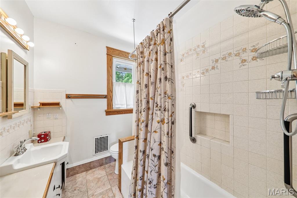 112 N Harrison Avenue, Kirkwood, MO, 63122