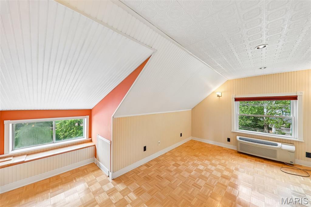 112 N Harrison Avenue, Kirkwood, MO, 63122