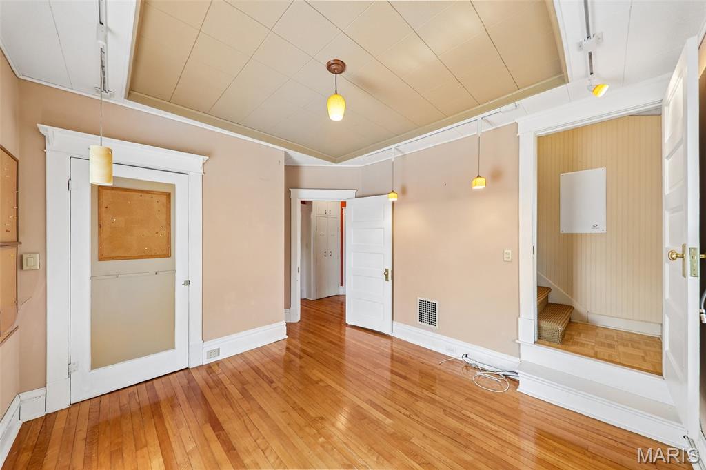 112 N Harrison Avenue, Kirkwood, MO, 63122
