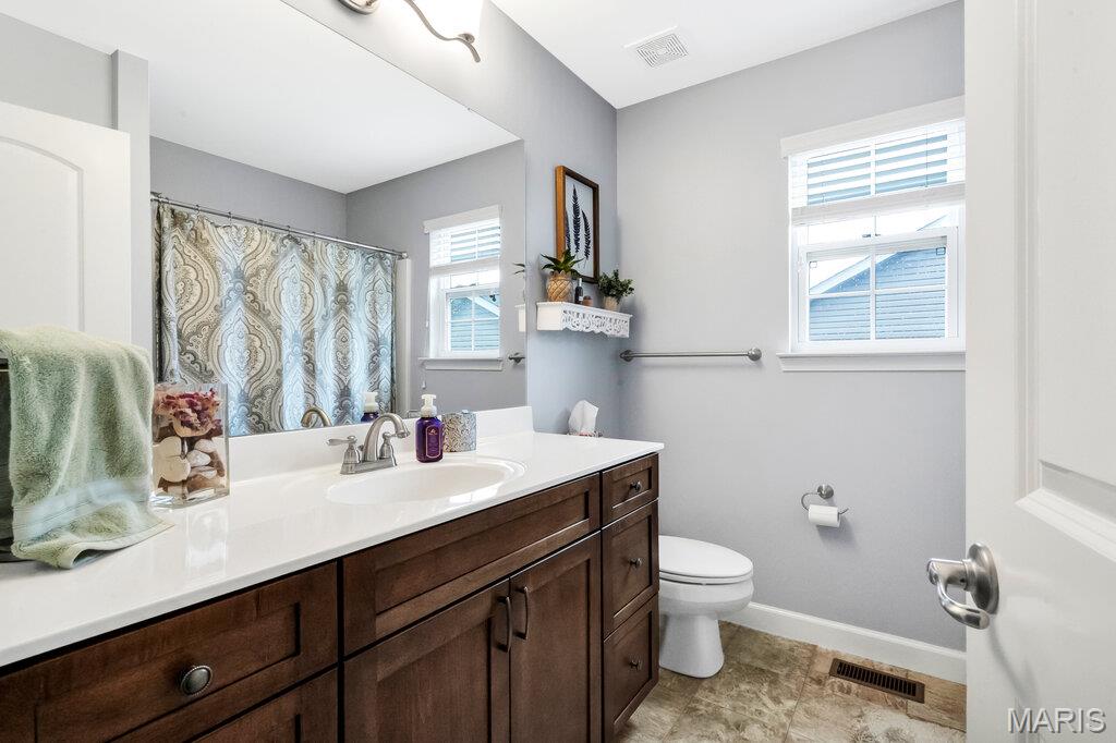 2350 Lake Shore Drive, Columbia, IL, 62236
