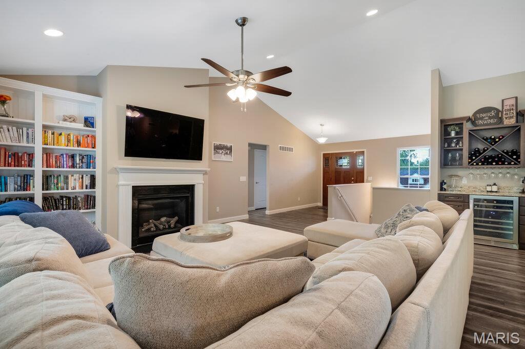 2350 Lake Shore Drive, Columbia, IL, 62236