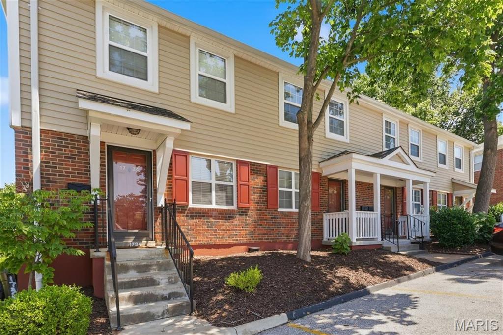 1736 Redbird Cove, St Louis, MO, 63144