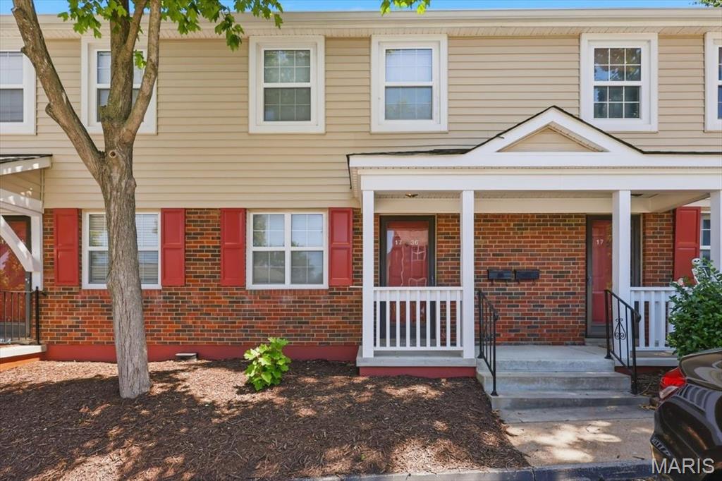 1736 Redbird Cove, St Louis, MO, 63144