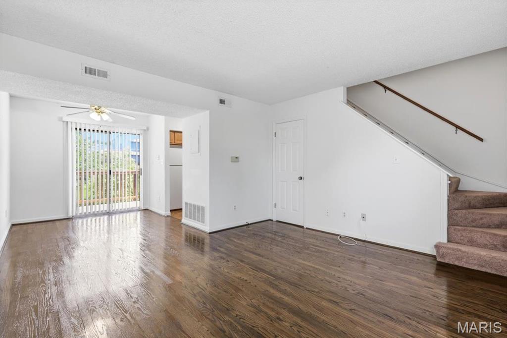 1736 Redbird Cove, St Louis, MO, 63144