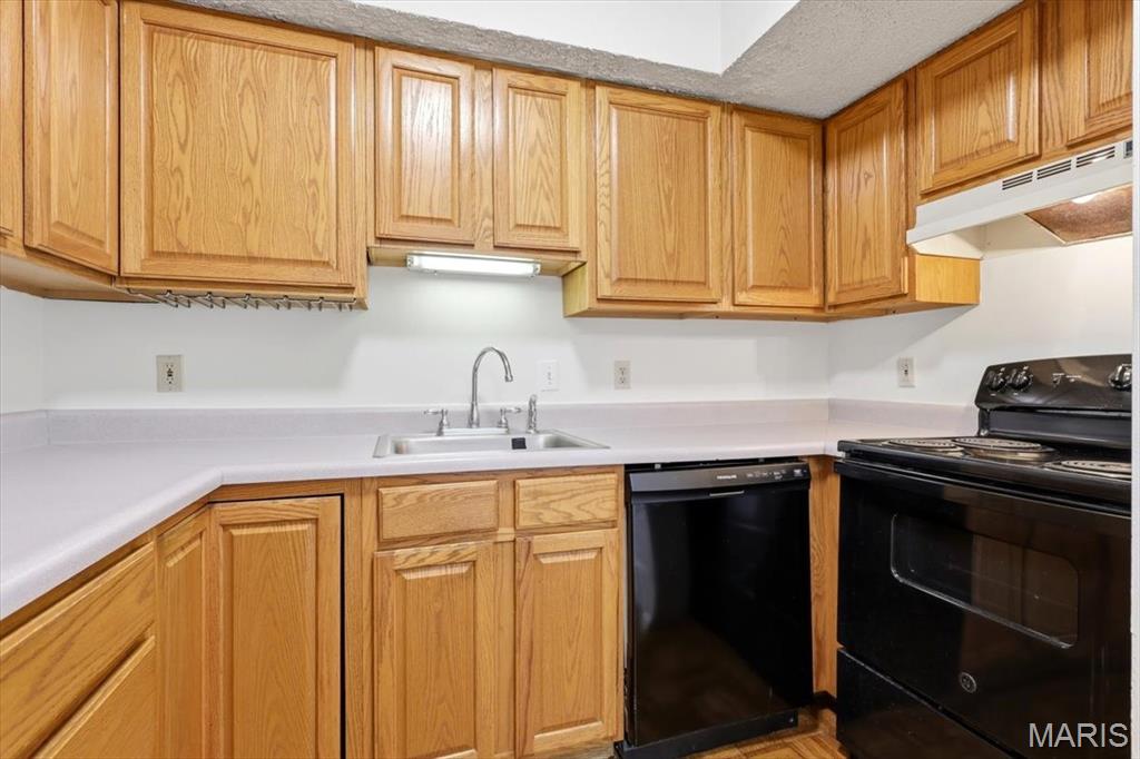 1736 Redbird Cove, St Louis, MO, 63144
