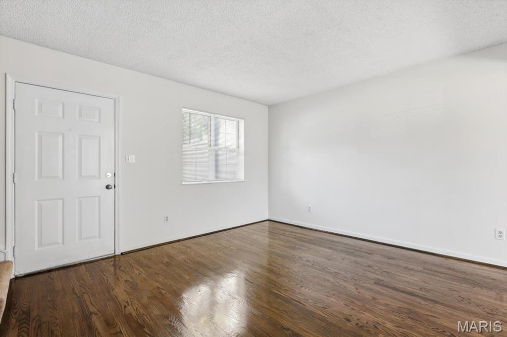 1736 Redbird Cove, St Louis, MO, 63144