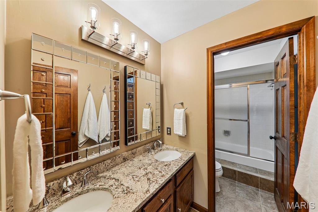 240 Whiting Lane, Chesterfield, MO, 63005