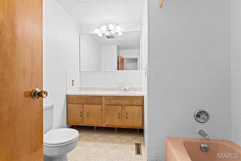 215 Lowell Drive, Columbia, IL, 62236