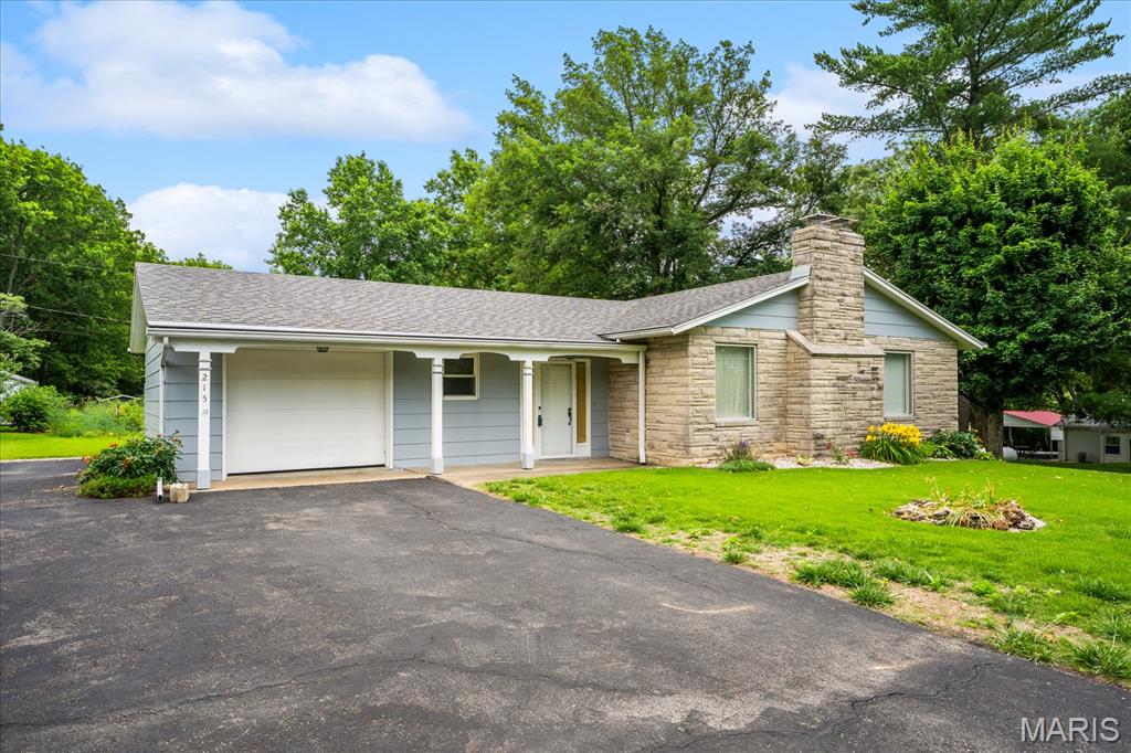 215 Lowell Drive, Columbia, IL, 62236