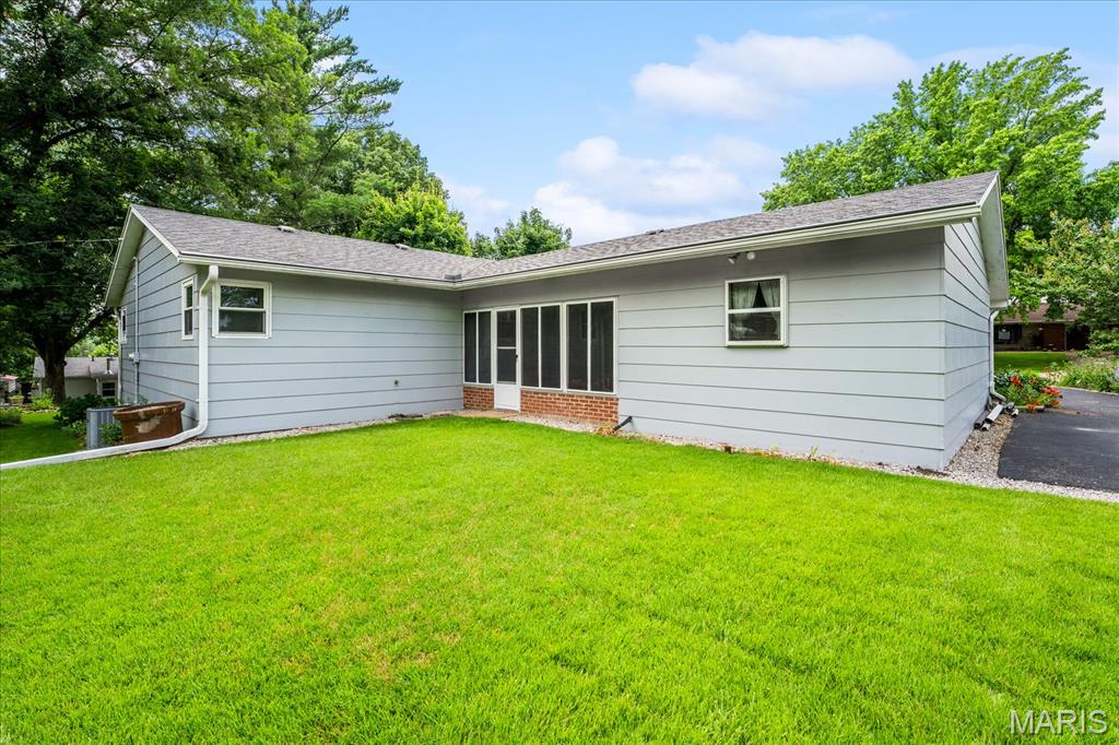 215 Lowell Drive, Columbia, IL, 62236