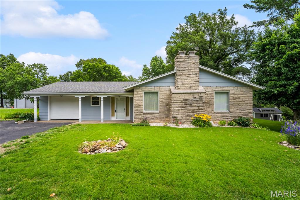 215 Lowell Drive, Columbia, IL, 62236