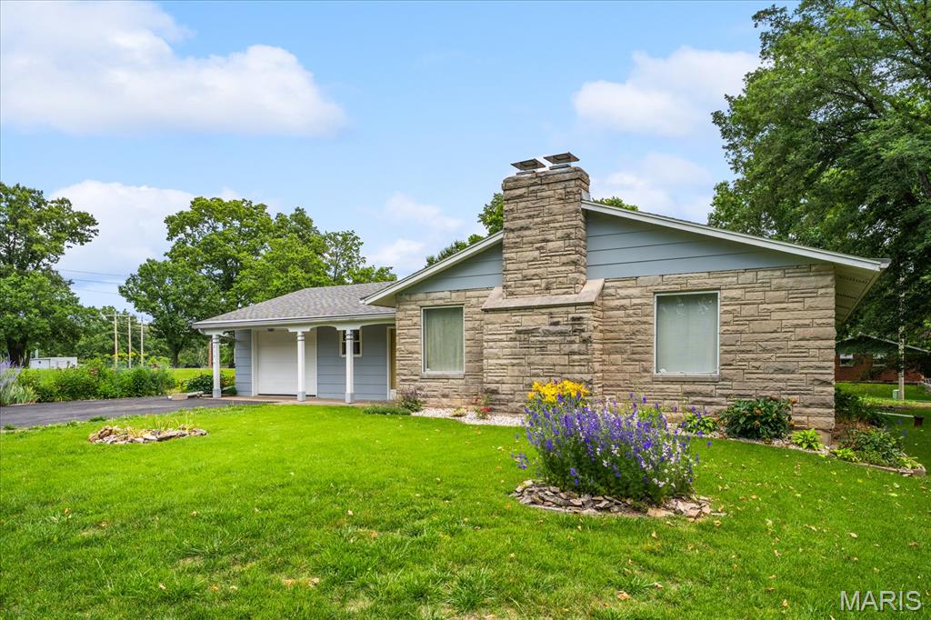 215 Lowell Drive, Columbia, IL, 62236