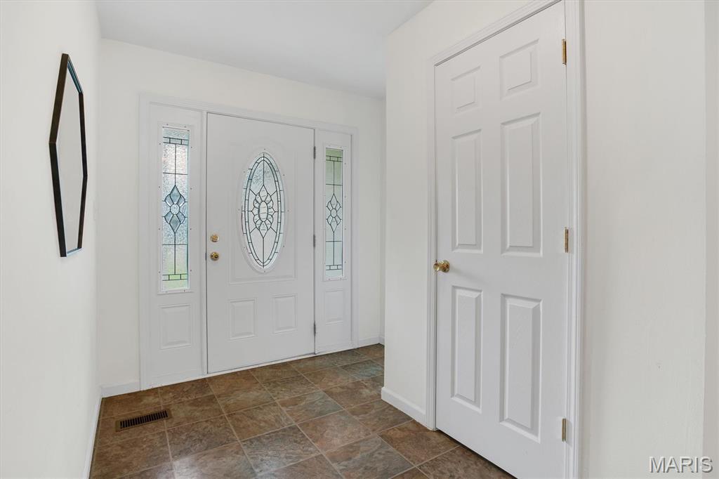 416 Richarz Drive, Fenton, MO, 63026