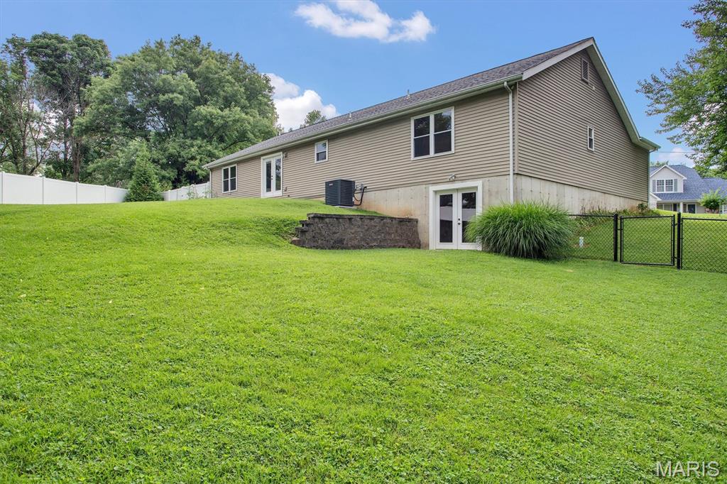 416 Richarz Drive, Fenton, MO, 63026