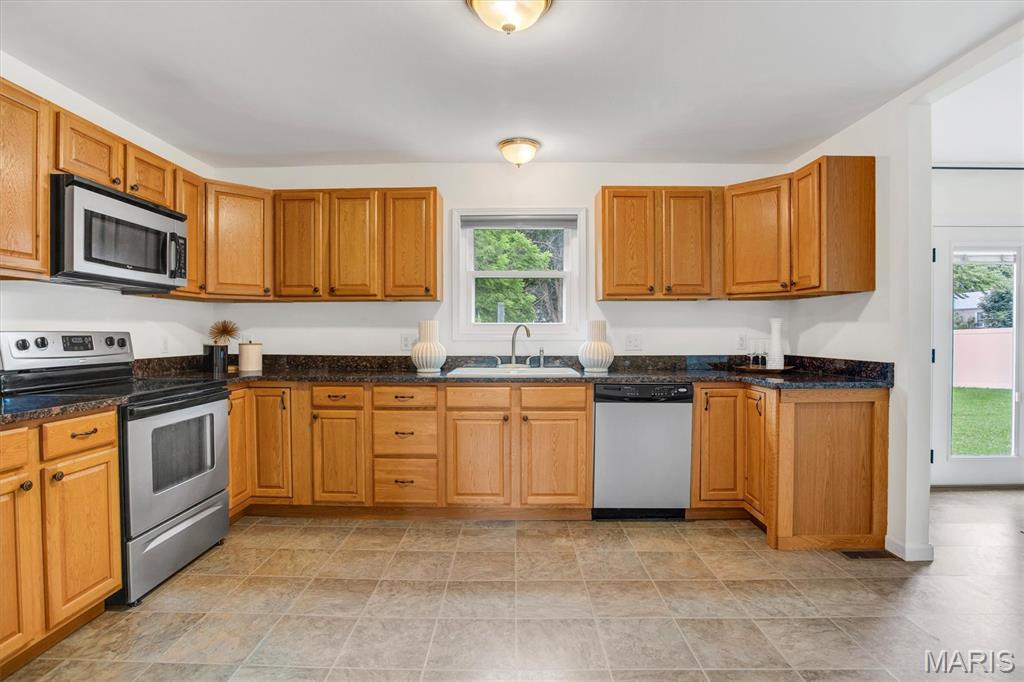 416 Richarz Drive, Fenton, MO, 63026