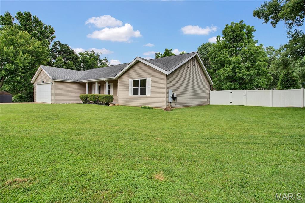 416 Richarz Drive, Fenton, MO, 63026