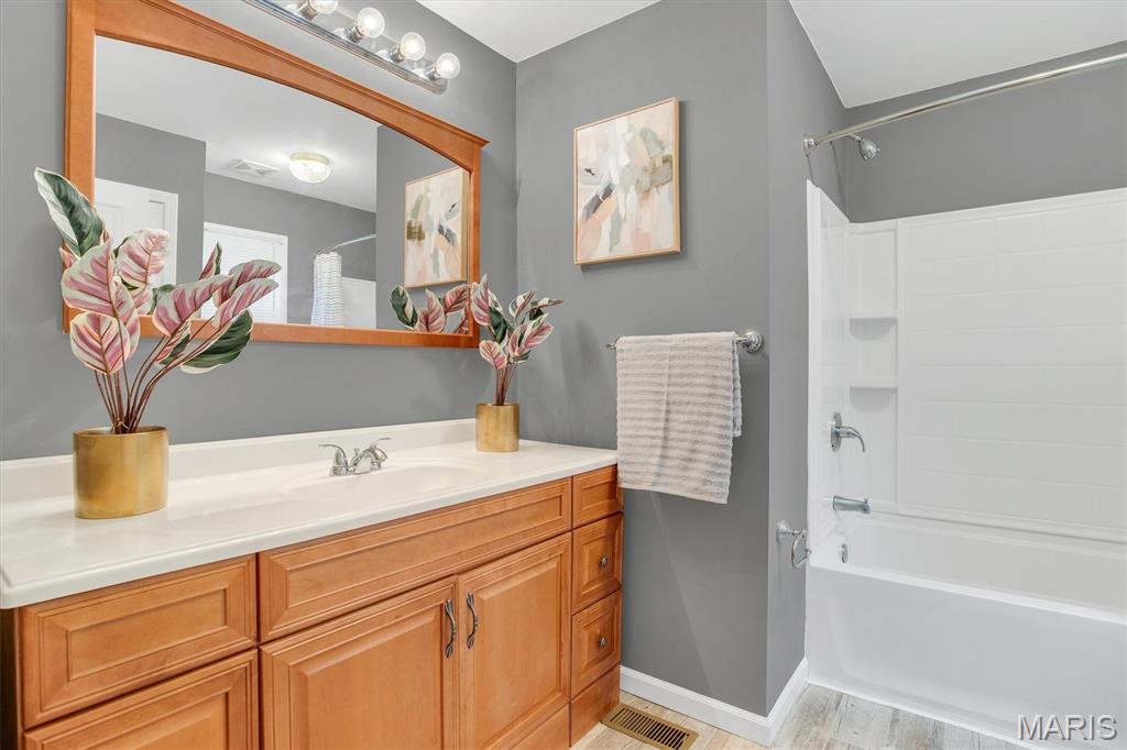 416 Richarz Drive, Fenton, MO, 63026