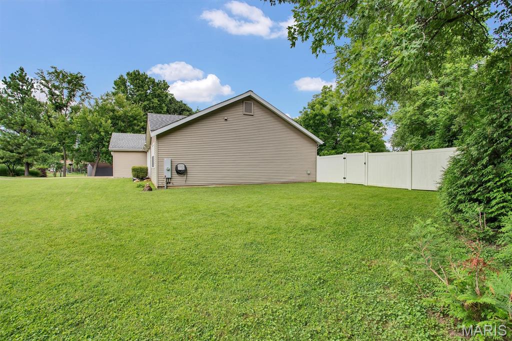 416 Richarz Drive, Fenton, MO, 63026