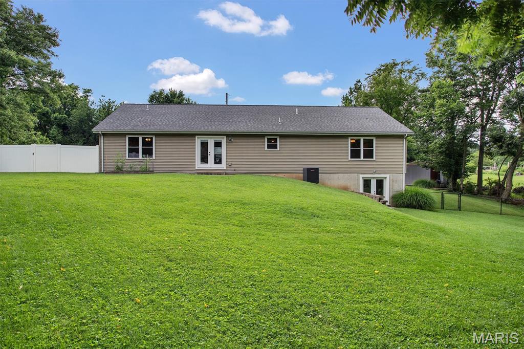 416 Richarz Drive, Fenton, MO, 63026
