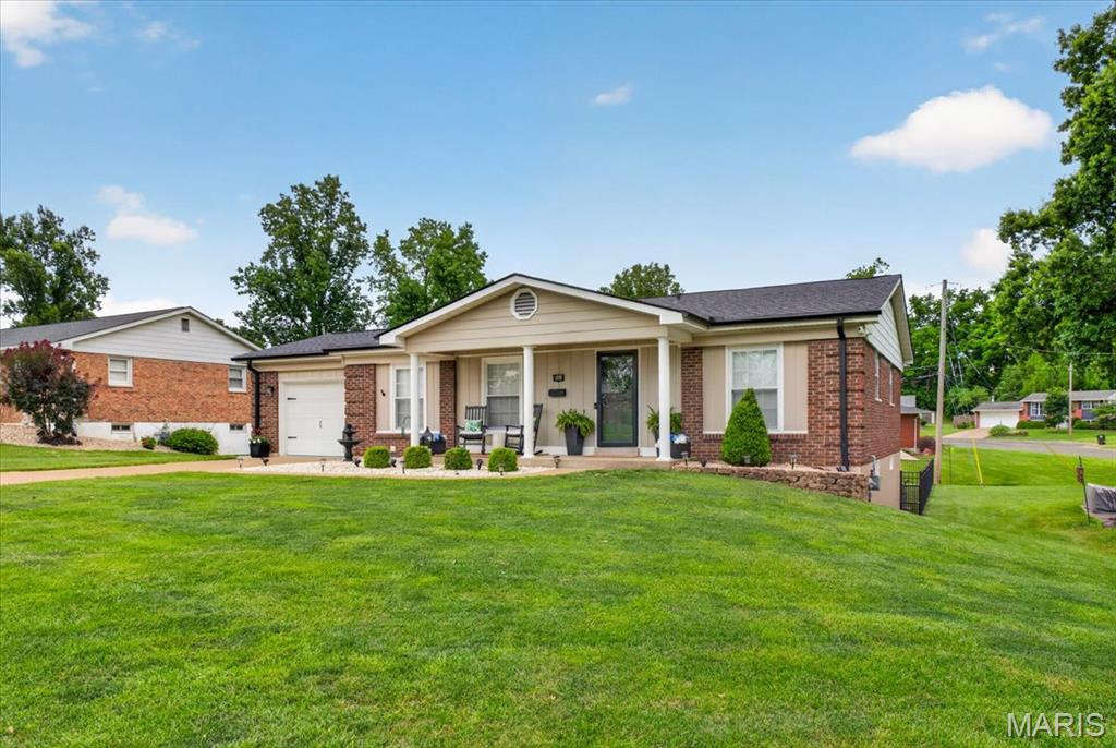 965 N Metter Avenue, Columbia, IL, 62236-1324