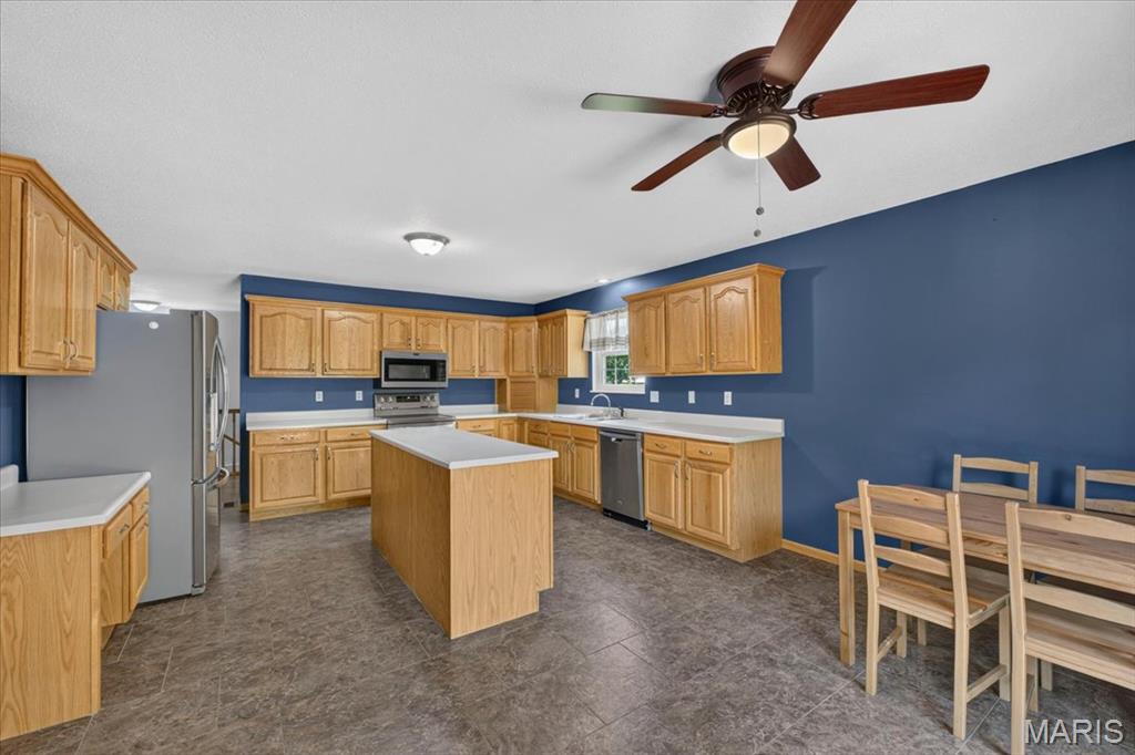 813 E Haven Drive, Waterloo, IL, 62298-2933