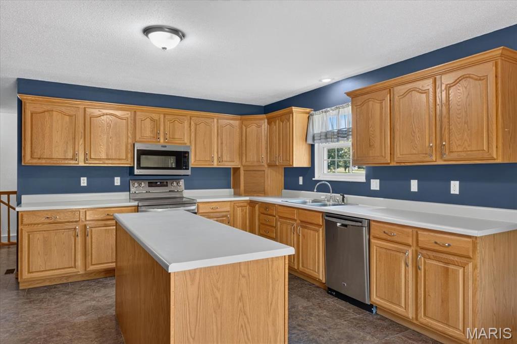 813 E Haven Drive, Waterloo, IL, 62298-2933