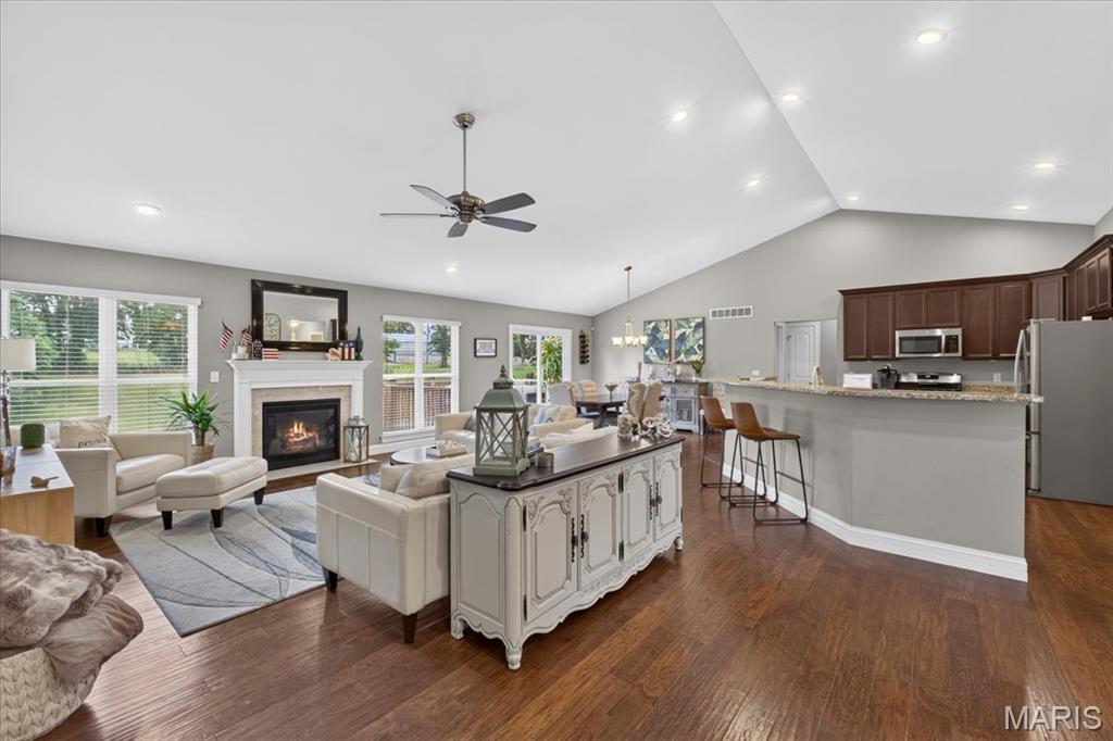 607 W Laura Court, Columbia, IL, 62236-4177