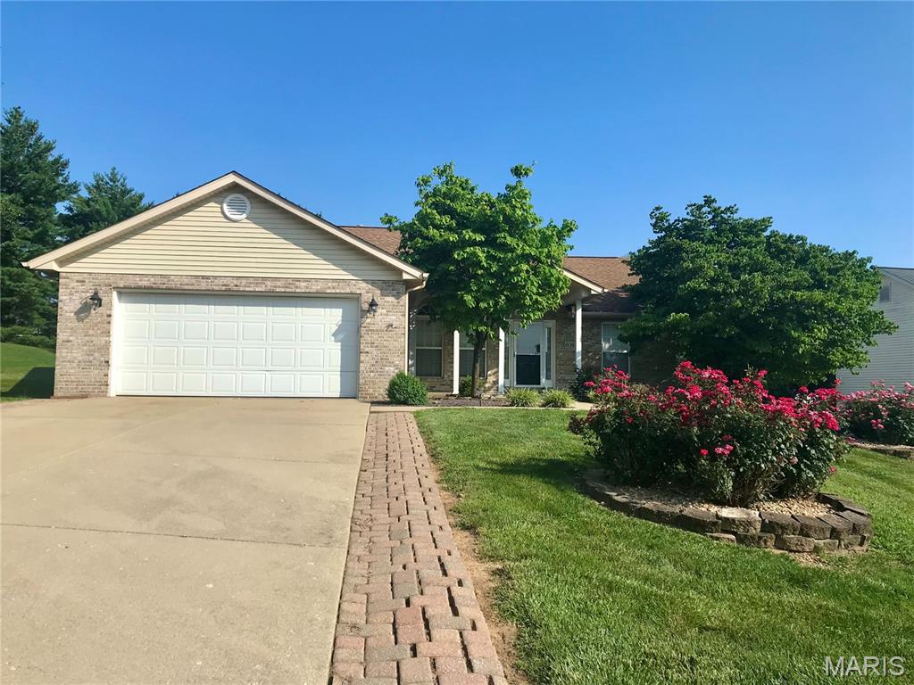 836 Sunnyhill Lane, Columbia, IL, 62236