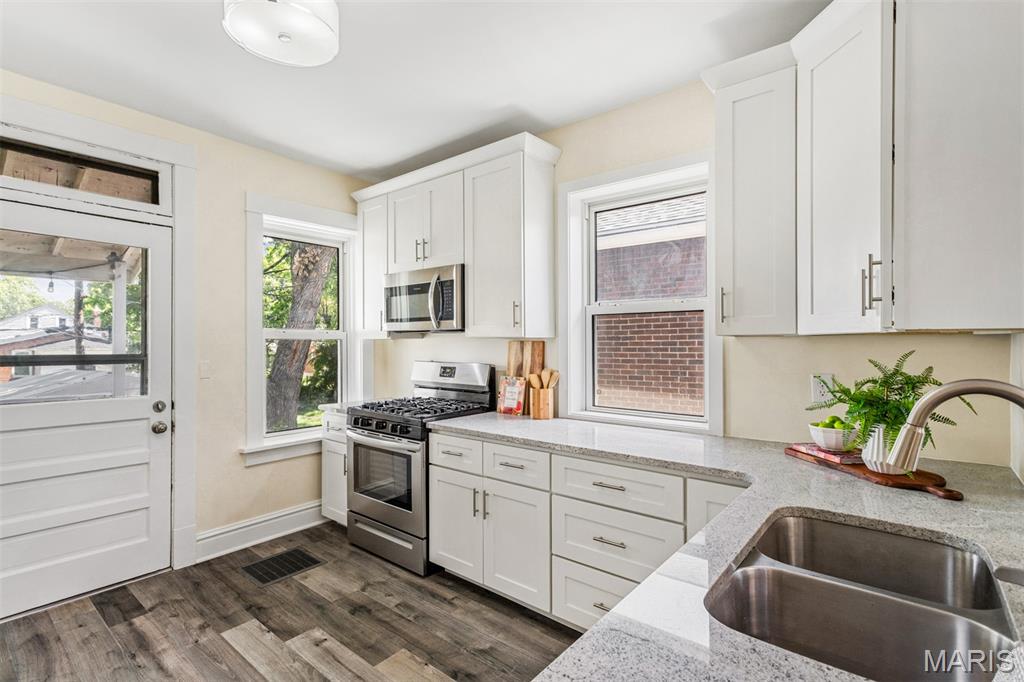 5157 Goethe Avenue, St Louis, MO, 63109-3204