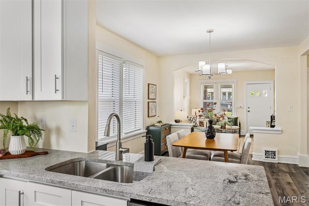 5157 Goethe Avenue, St Louis, MO, 63109-3204