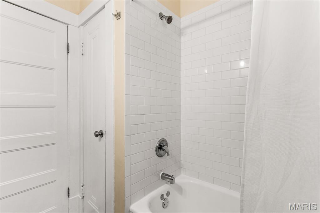 5157 Goethe Avenue, St Louis, MO, 63109-3204
