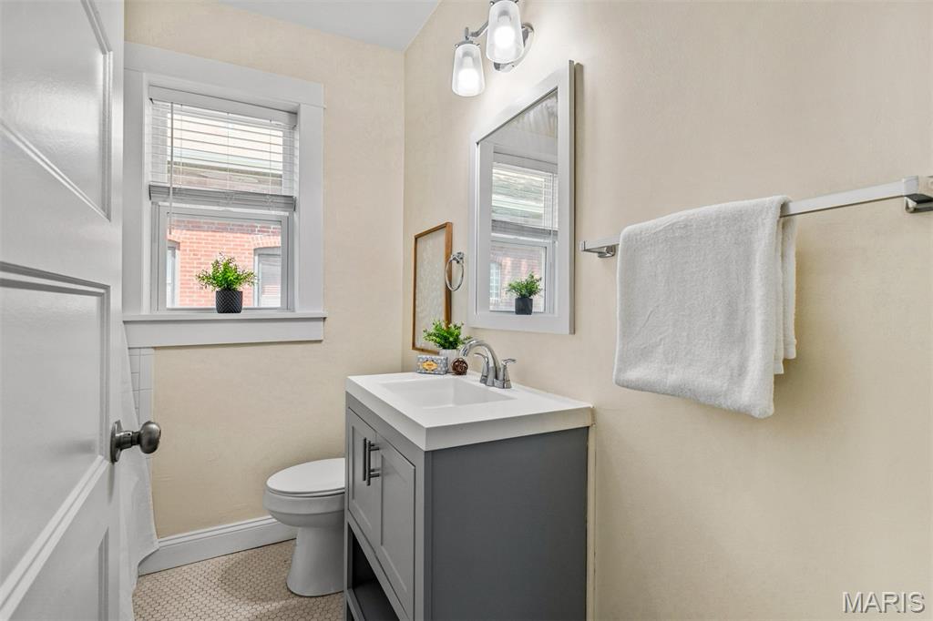 5157 Goethe Avenue, St Louis, MO, 63109-3204