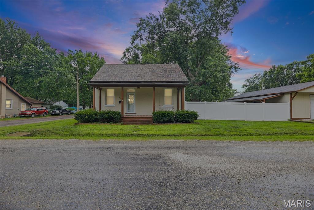 500 W Oak Street, Millstadt, IL, 62260