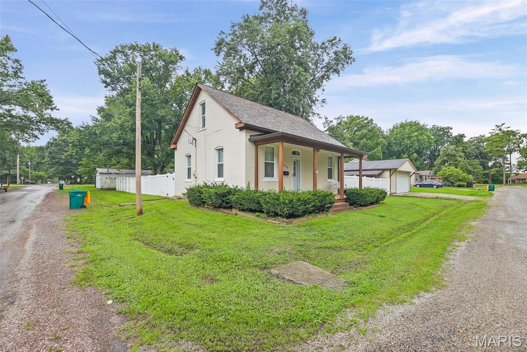 500 W Oak Street, Millstadt, IL, 62260