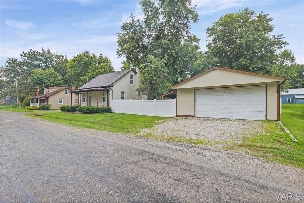 500 W Oak Street, Millstadt, IL, 62260