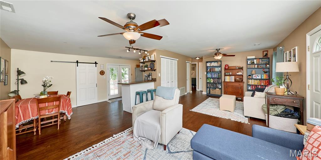 1375 Mobile Court, St Louis, MO, 63139