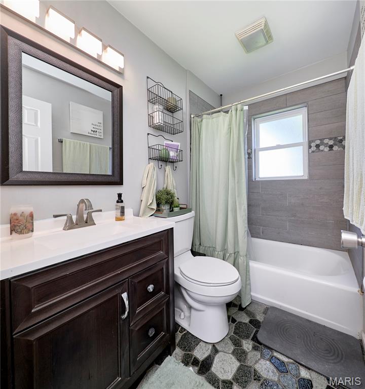 1375 Mobile Court, St Louis, MO, 63139