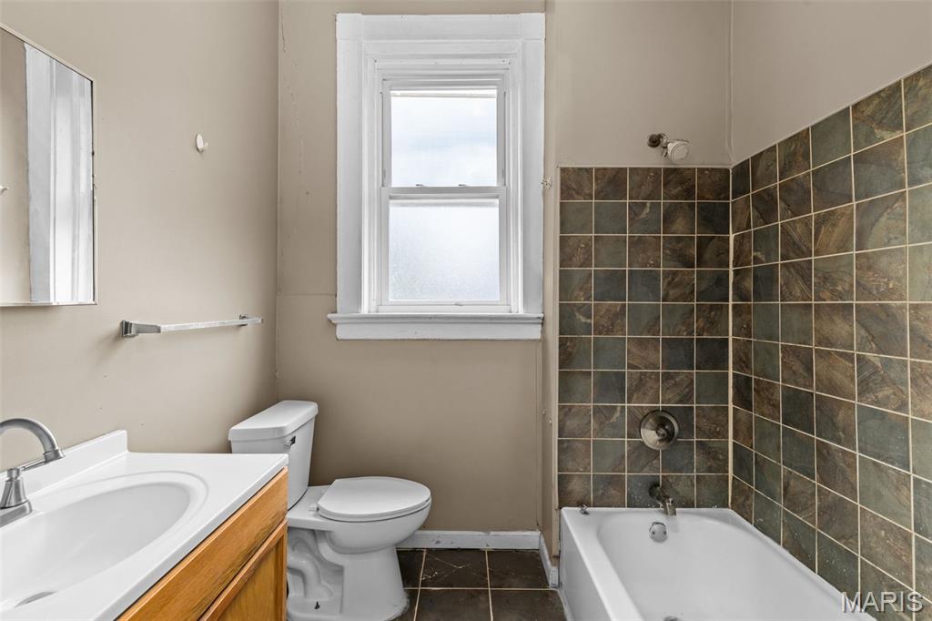 5866 Etzel Avenue, St Louis, MO, 63112