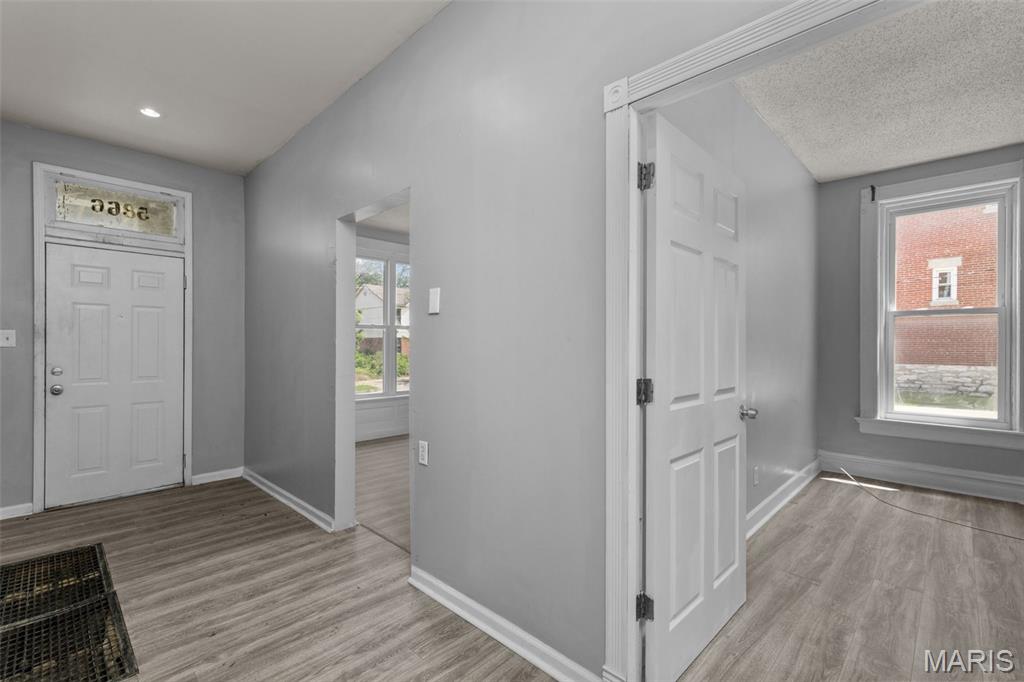 5866 Etzel Avenue, St Louis, MO, 63112