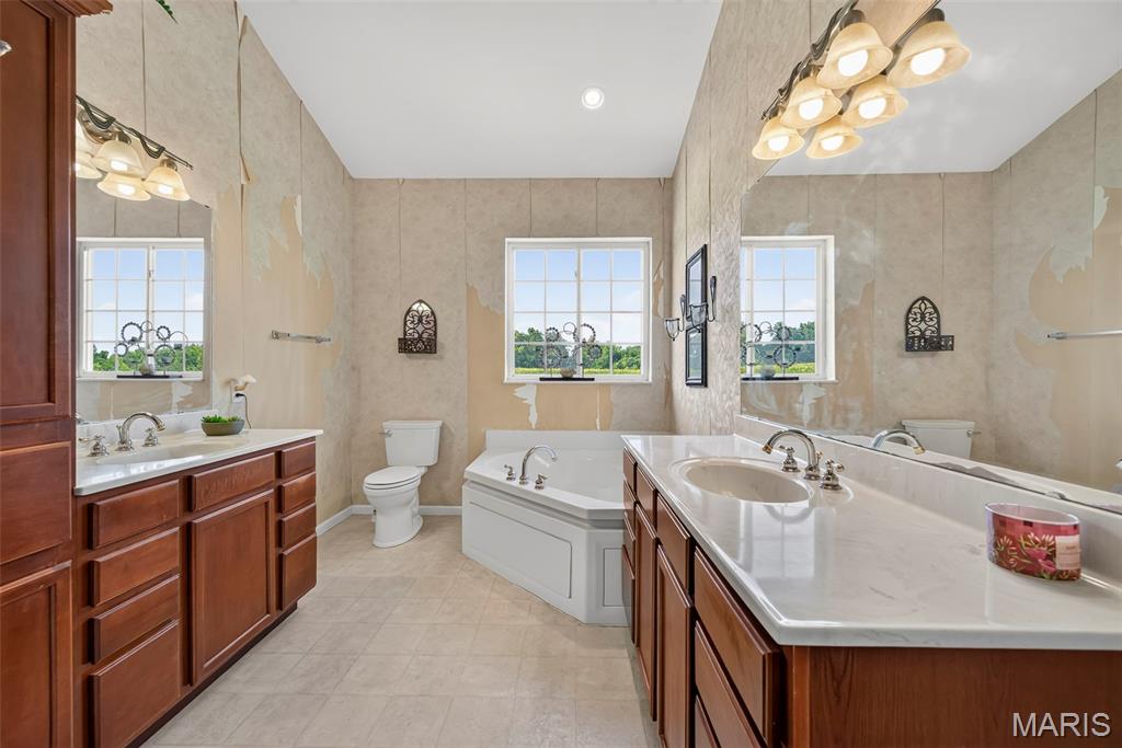 1136 Hoffmann Estates Drive, Columbia, IL, 62236