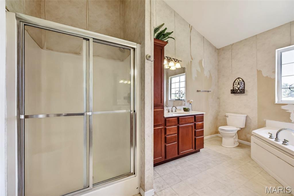 1136 Hoffmann Estates Drive, Columbia, IL, 62236